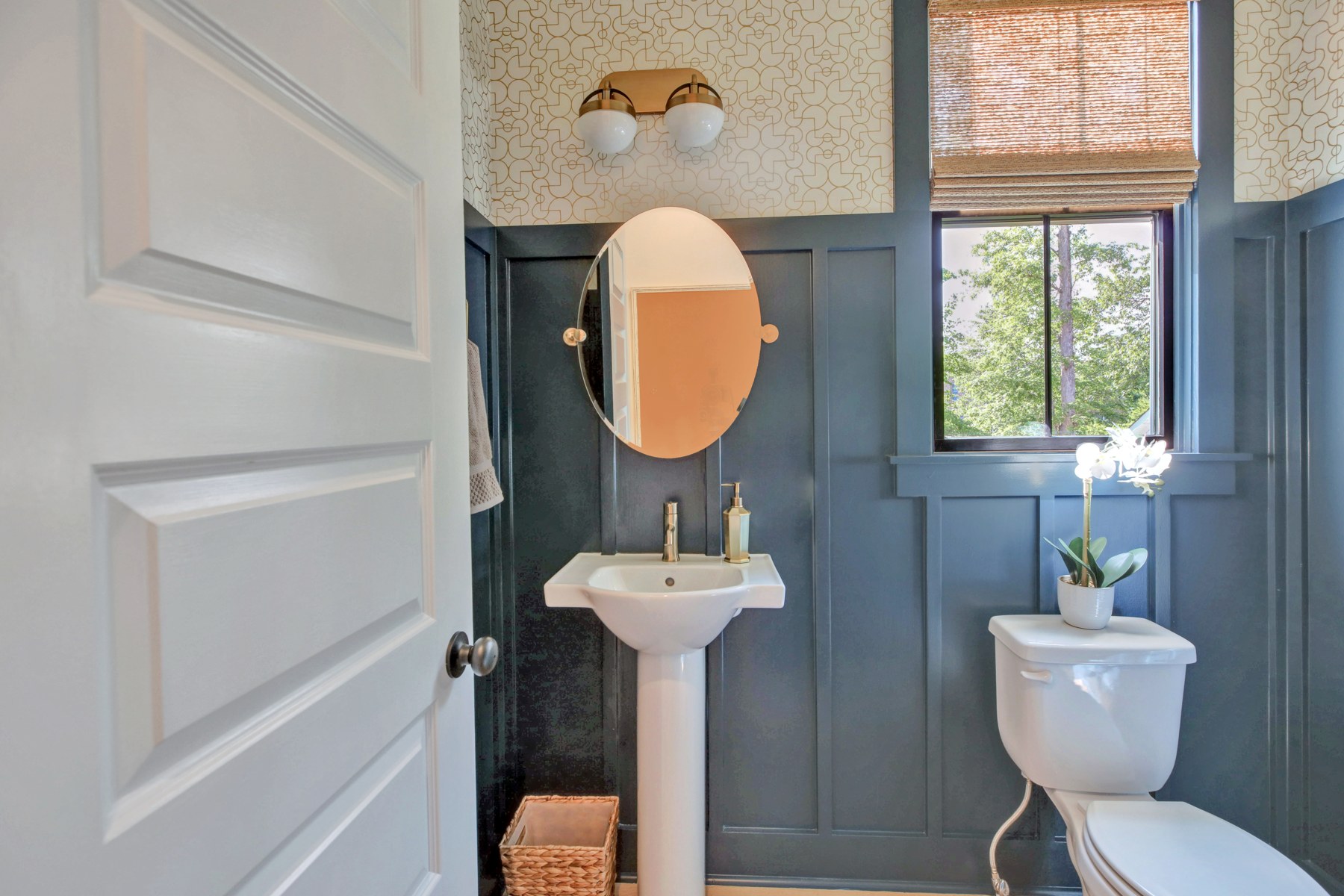 32 Powder Room